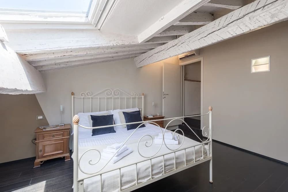 Santa Croce Apartments - photo 17