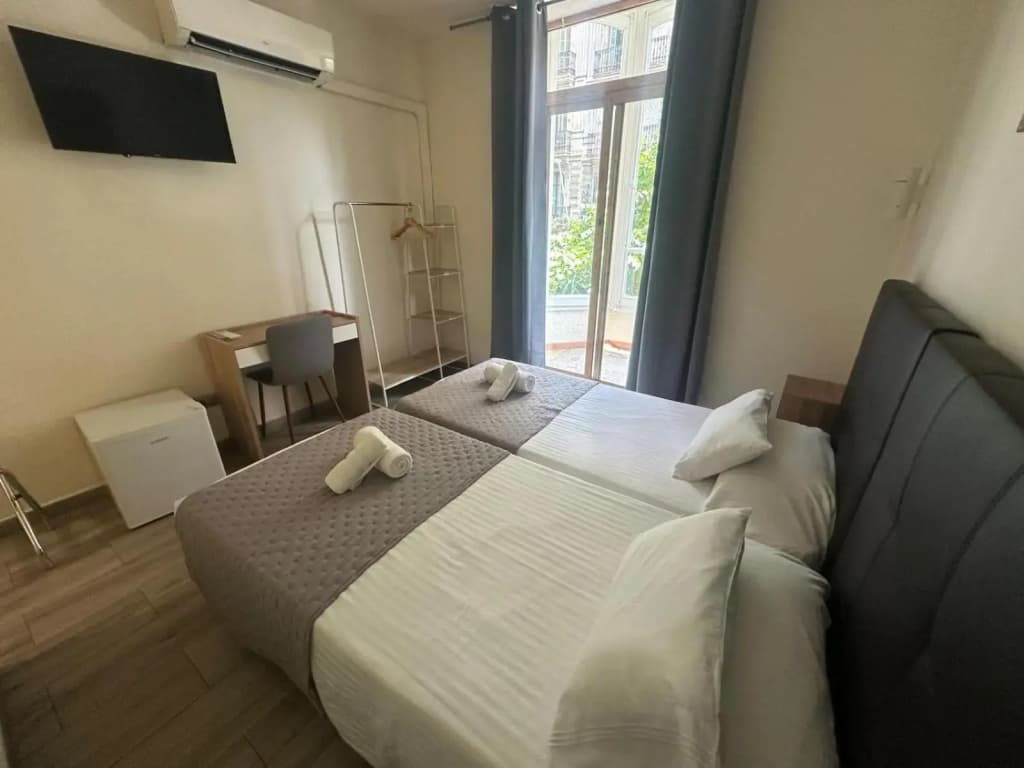 Hostal Balmes Centro - photo 20