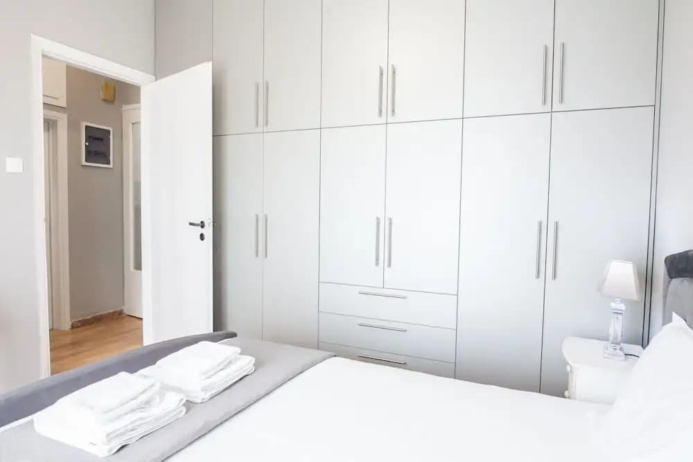 Modern apt with Increbilbe Athens Views - photo 5