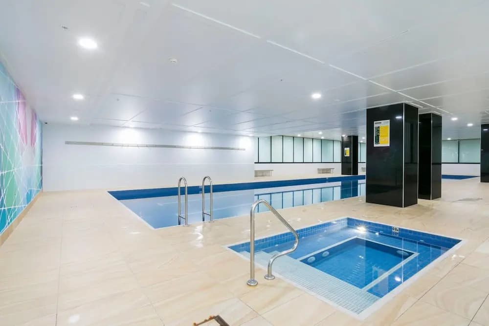 Chic CBD Pad + Pool + Gym + Sauna + Parking - photo 12
