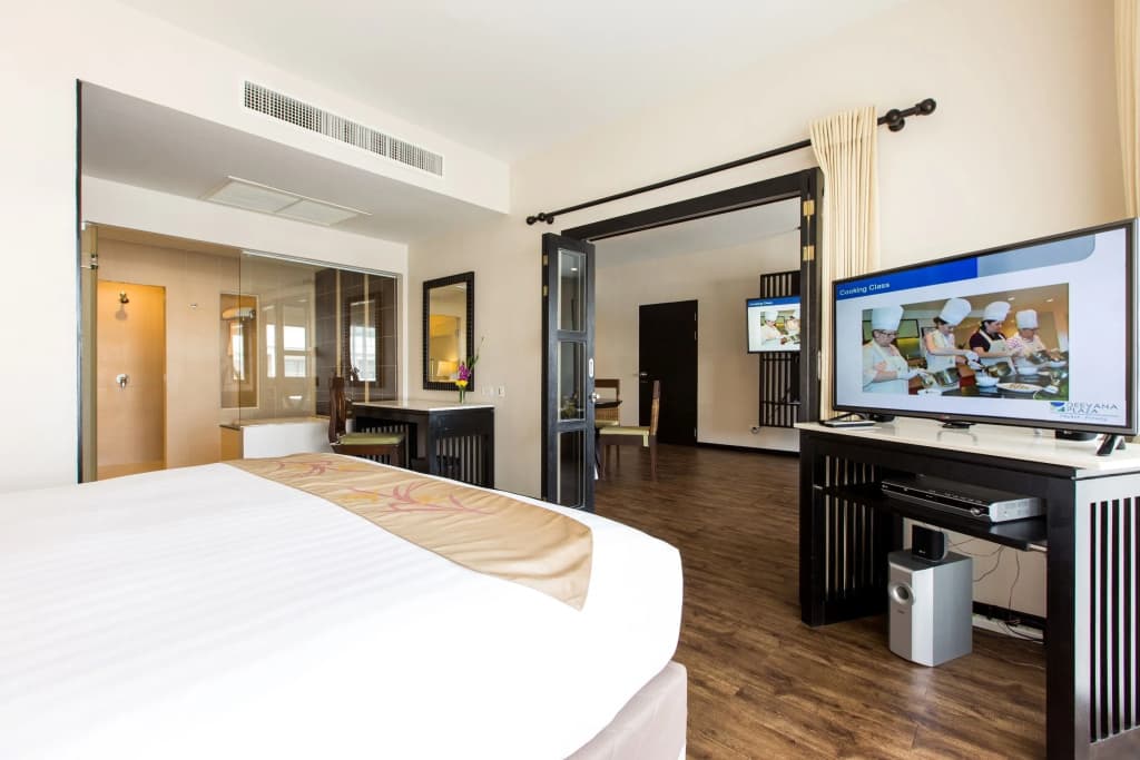 Deevana Plaza Phuket - photo 6