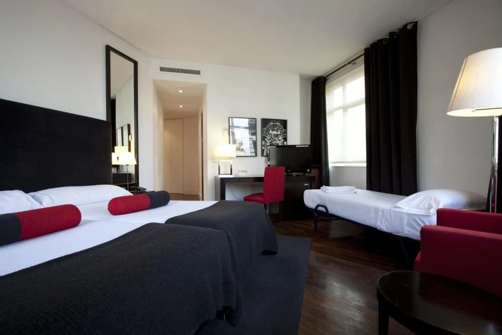 Quatro Puerta Del Sol Hotel - photo 28