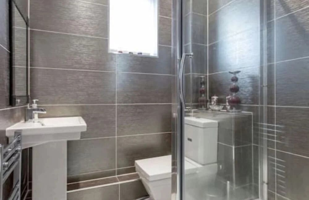 16 Maybury House - photo 15