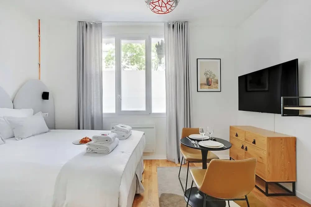 Cute Studio in Eclectic 18th District - 1 - photo 7