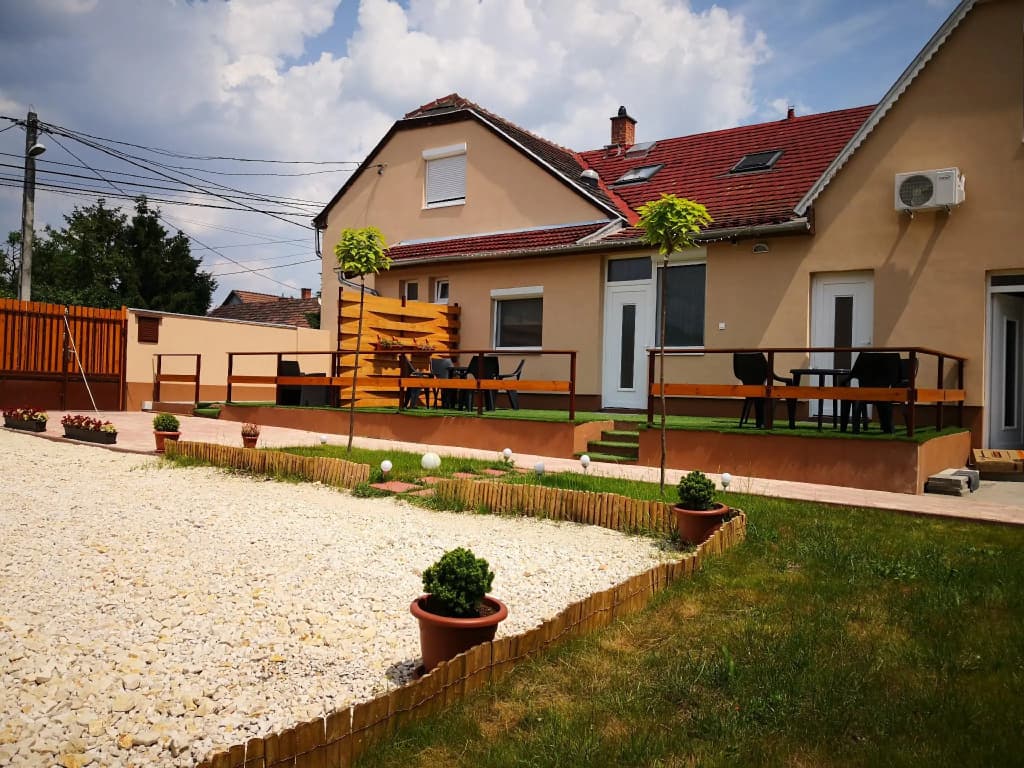 Green Garden Plus Apartman - photo 13