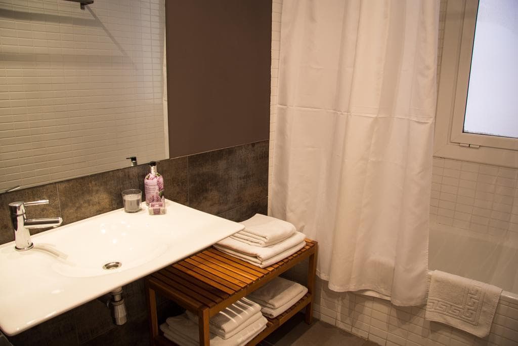 La Pedrera Apartment - photo 4