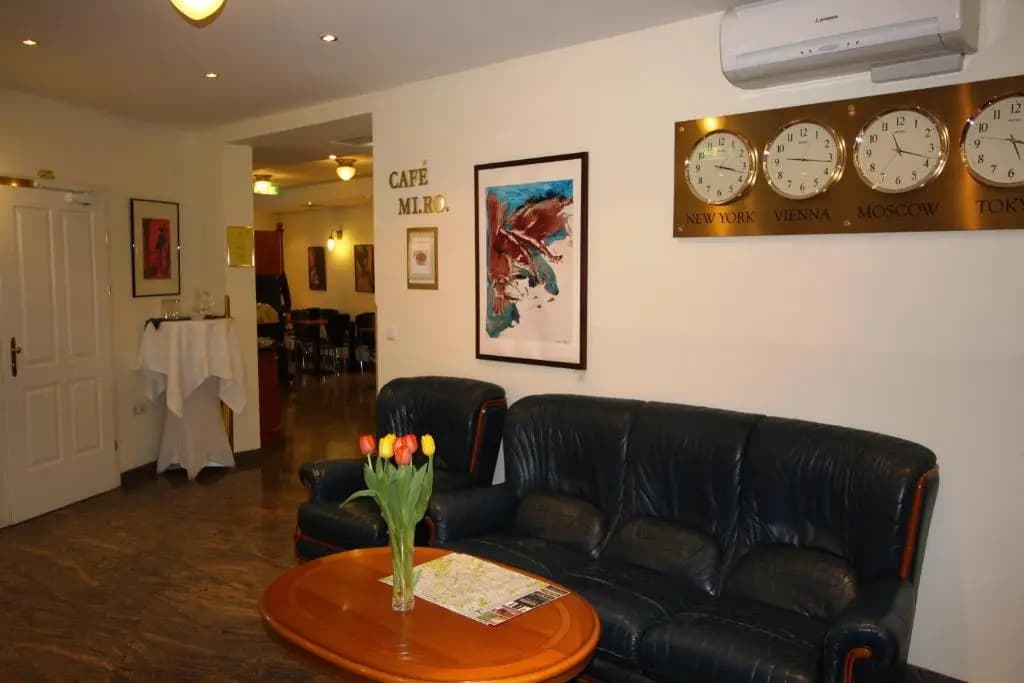 SUITE HOTEL 900m ZUR OPER - photo 2