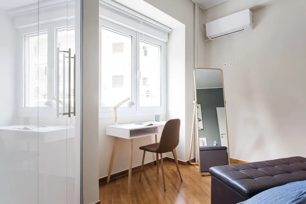 UPSTREET Charming & Comfy 2BD Apt-Acropolis - photo 4
