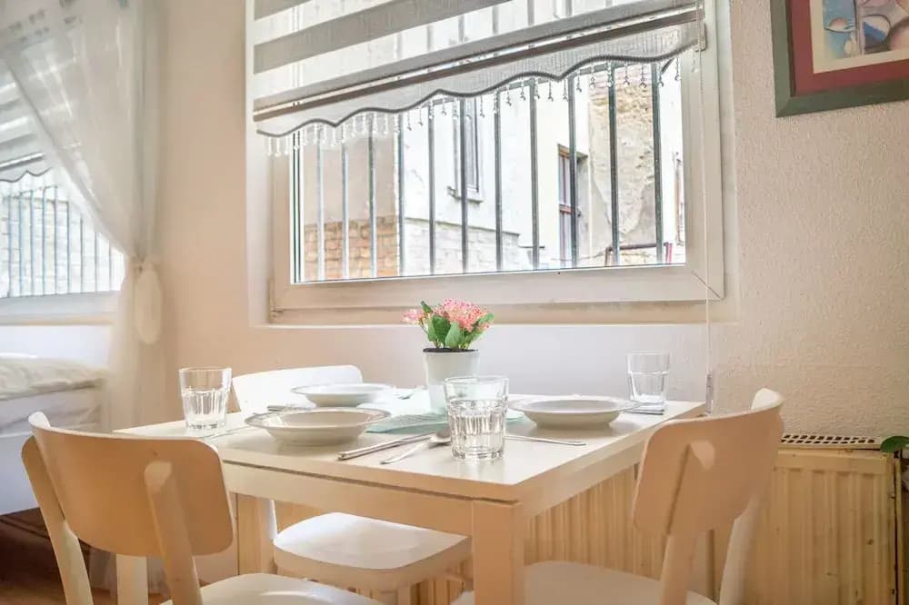 Timeless 2BR Near Downtown - photo 12