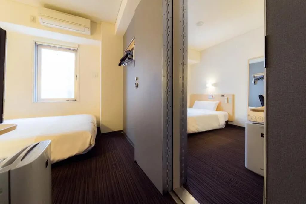 Super Hotel Subway Tanimachi 4-chome Exit 6 - photo 26