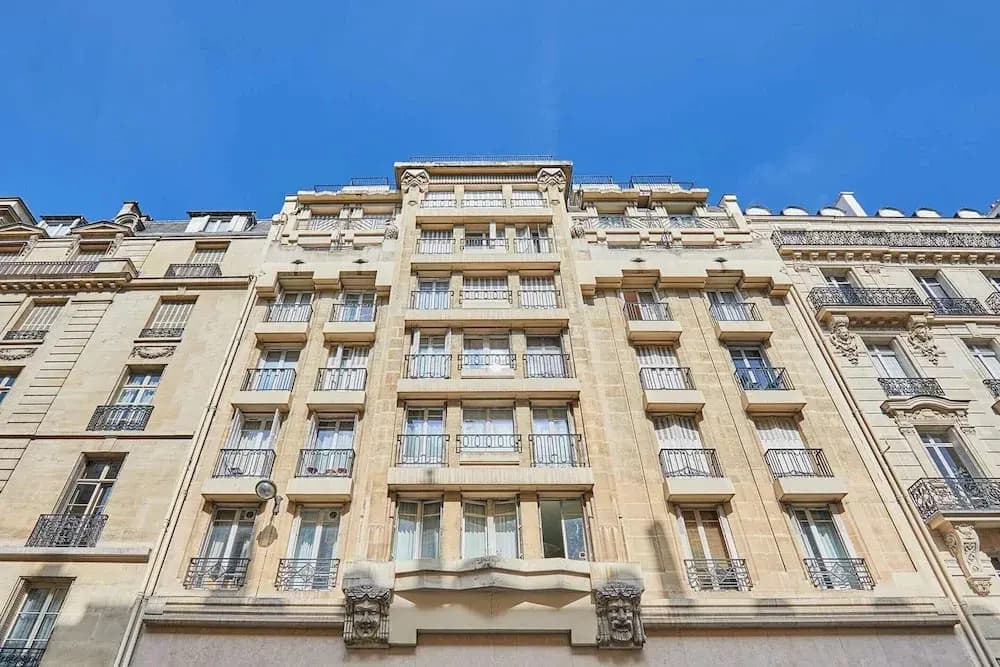 22 m2 Studio Located on the 6th Floor With Elevator: - 1 Bedroom With 140 cm Double bed - Television, Wifi - Equipped Kitchen - 1 Bathroom With Shower and 1 Toilet The Cleaning fee Includes - photo 1