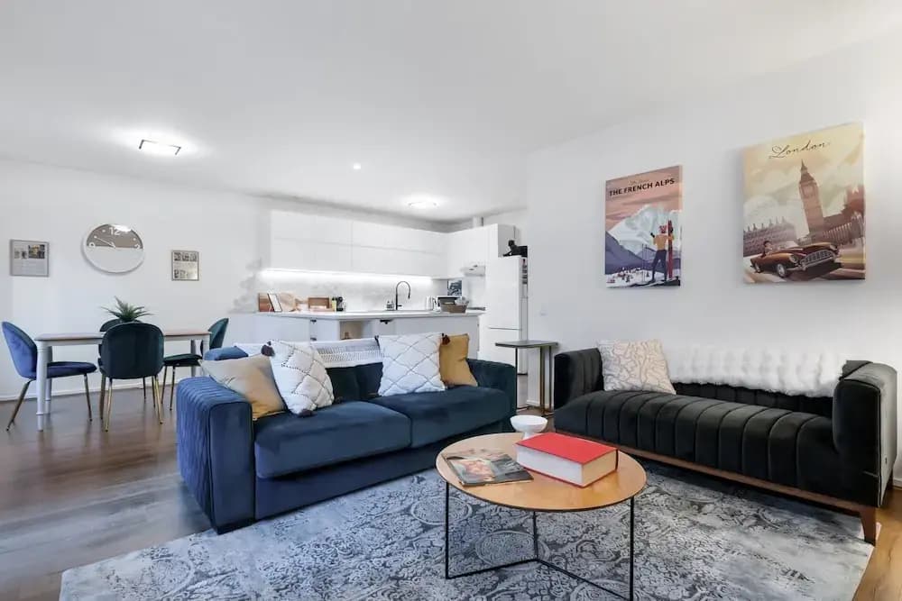 Riverside 2-bed Apartment With Balcony & Parking - photo 6