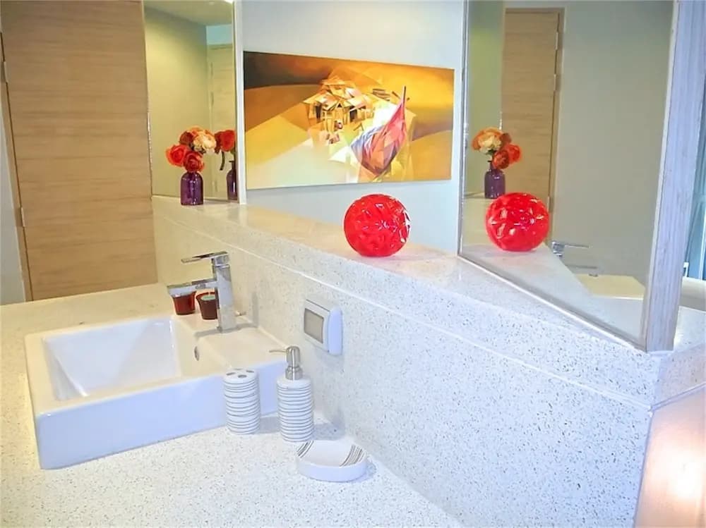 The Ark Karon 1 bedroom Apartment Pool Access - photo 8