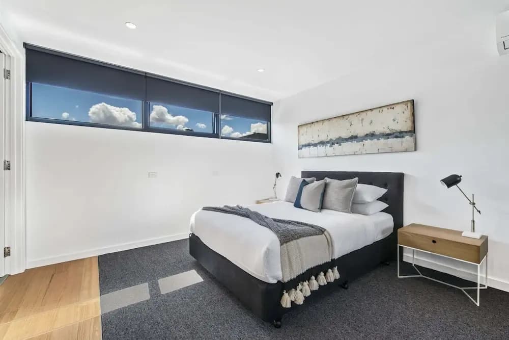 Stylish Studio With Great Amenities Near Beachside - photo 5