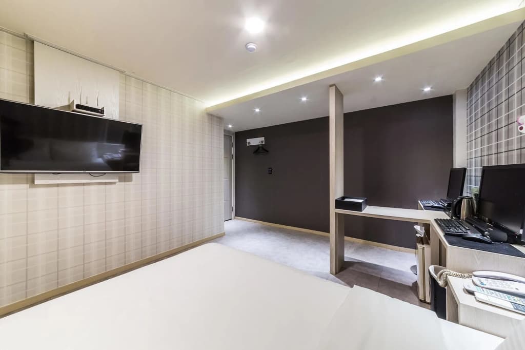 Shine Hotel - photo 8