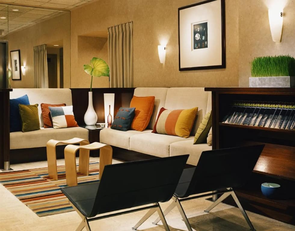 Eastgate Tower Hotel - photo 8