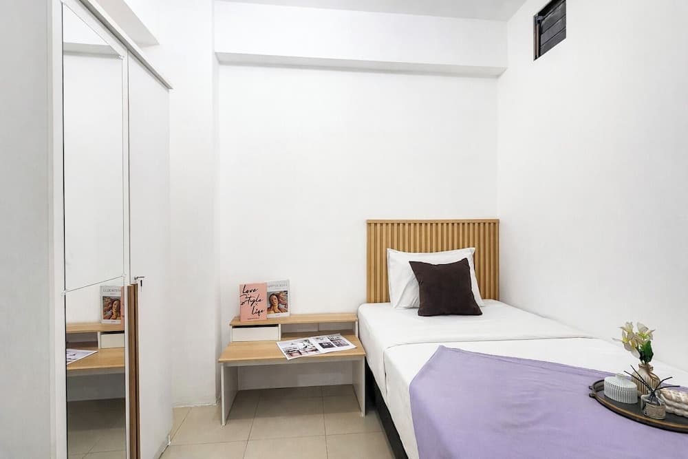 Cozy White 2Br At Bassura City Apartment - photo 2
