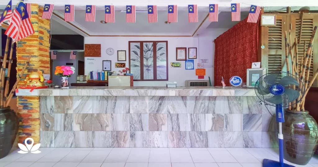 Uptown Beach Resort - photo 2