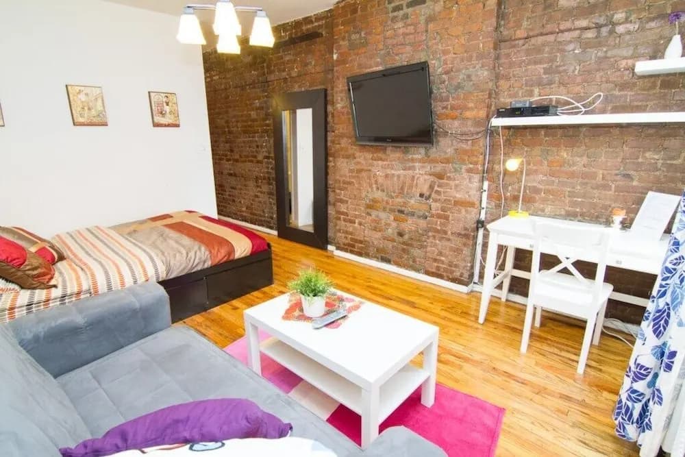 Charming Studio on Gramercy - main photo