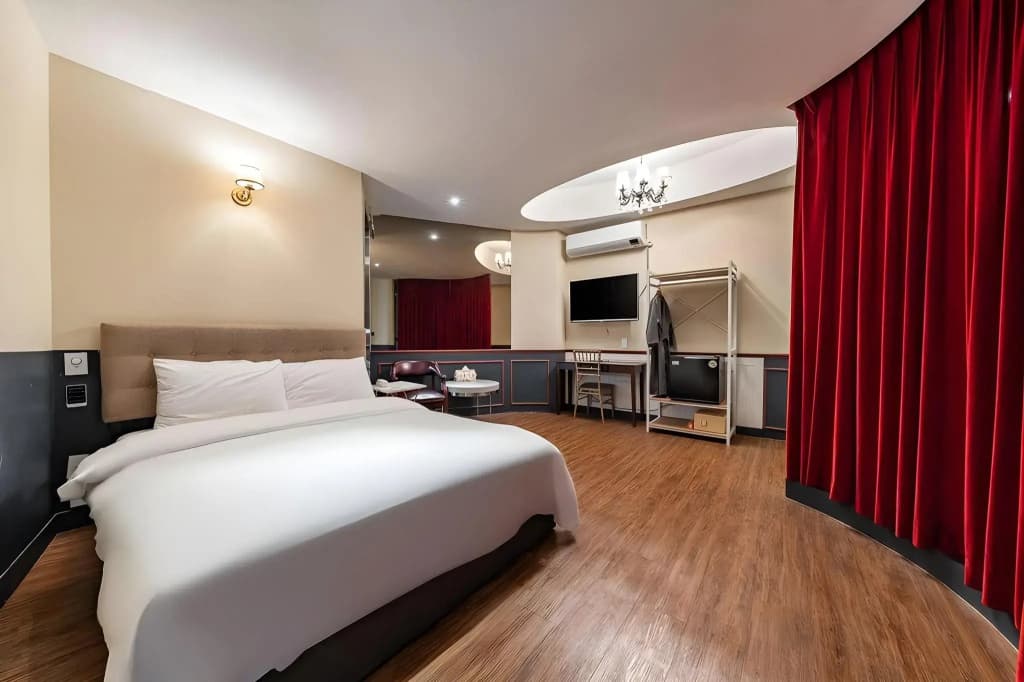 648 Hotel - photo 18