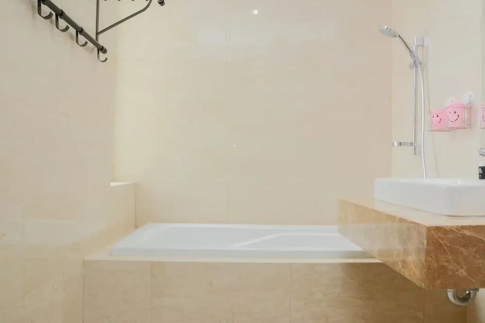 Modern and Functional 2BR Menteng Park Apartment By Travelio - photo 8