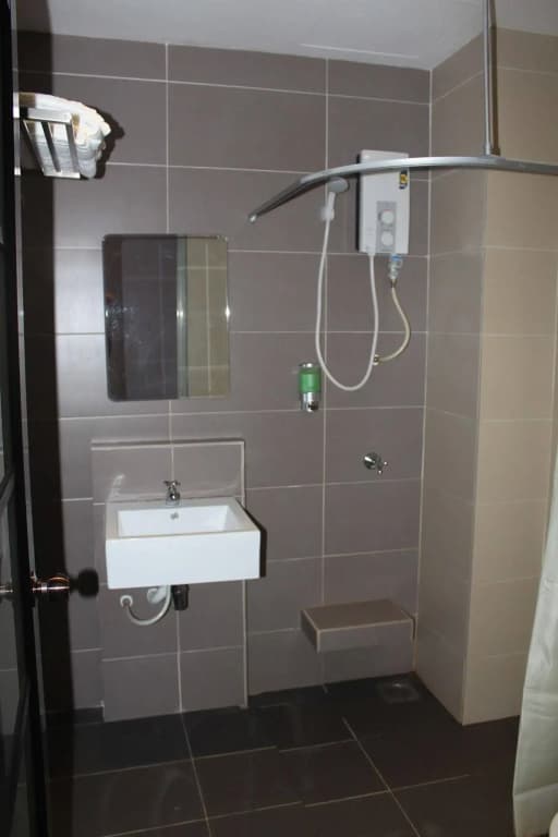 Hotel Golden View Nilai - photo 7