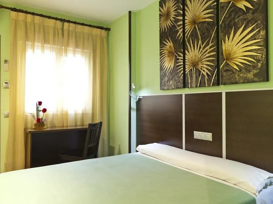 Hostal Avenida Barajas - photo 3