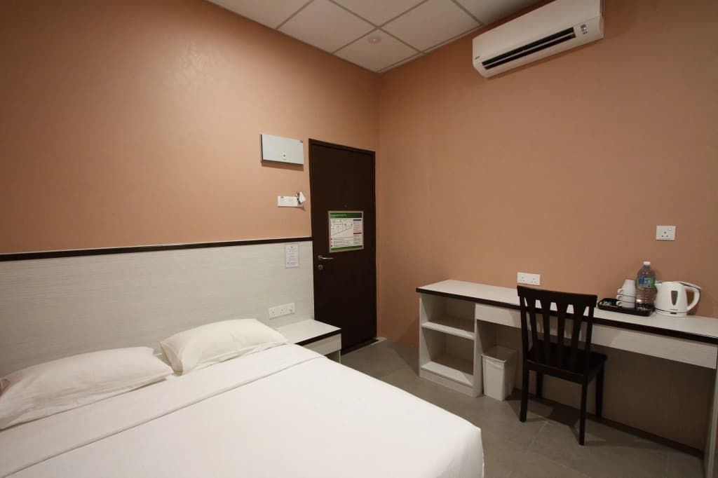 Shamrock Guest House II - photo 4