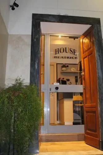 Hostel House Beatrice - photo 1