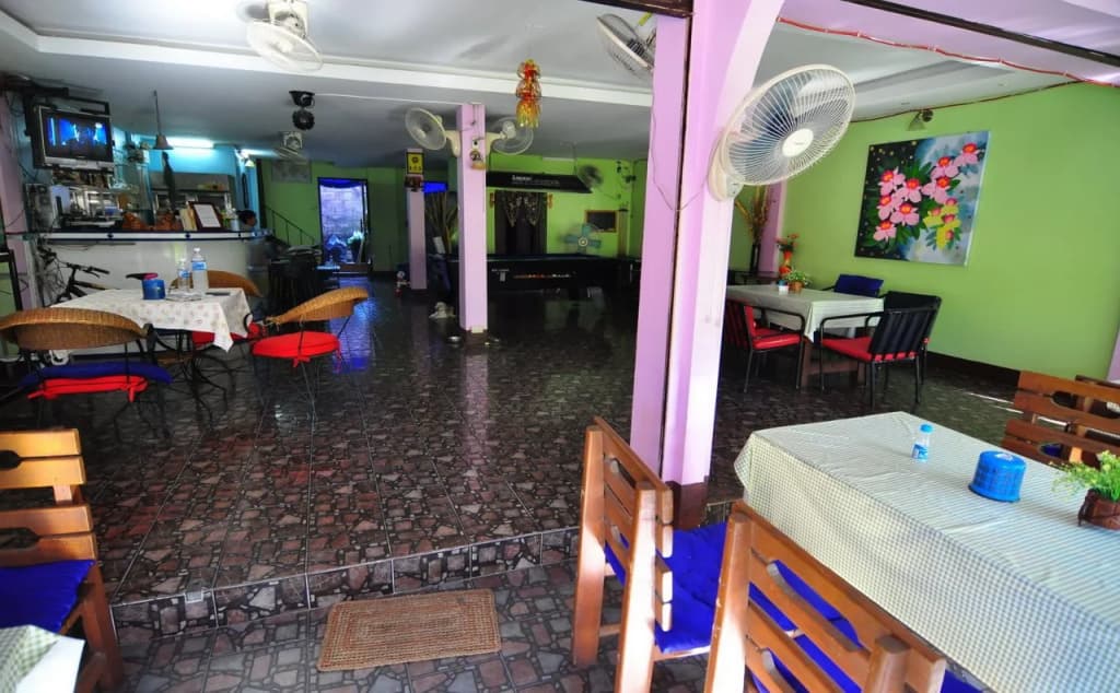 Bluewhale Guesthouse - photo 9