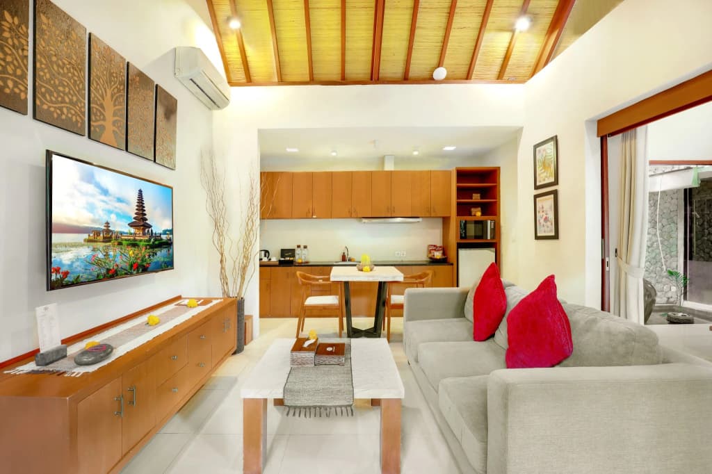 Seminyak Sanctuary Villa by Ini Vie Hospitality - photo 5