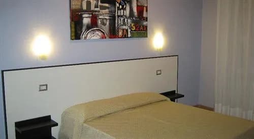 Hotel Faenza - photo 5