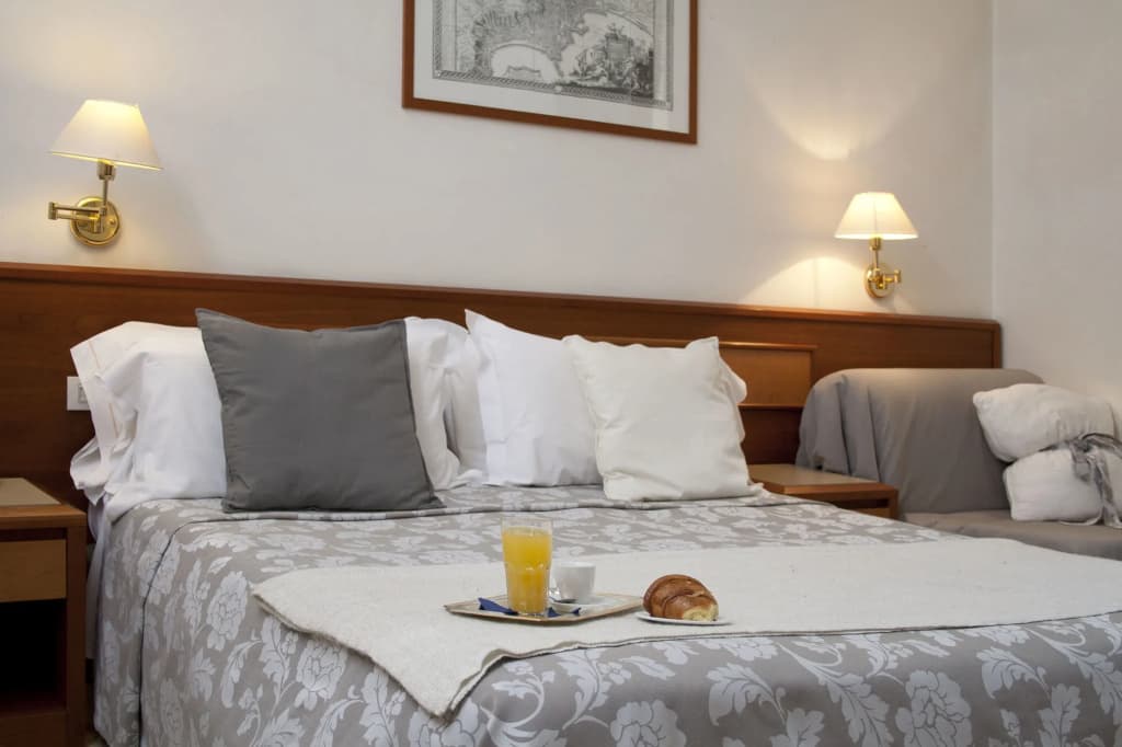 Hotel Bonifacio - photo 4