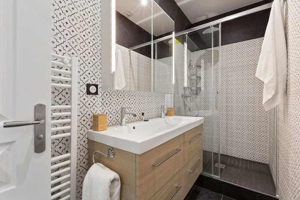 Beautiful Quiet Designer Apartment in Paris - photo 8