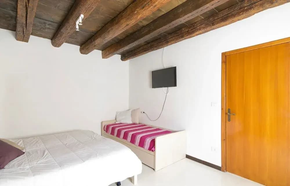 Calle Sacrestia - photo 4