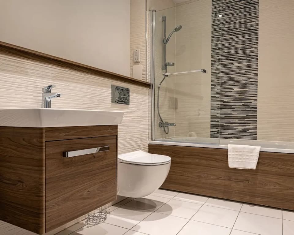 Spacious Modern Apartment - photo 6