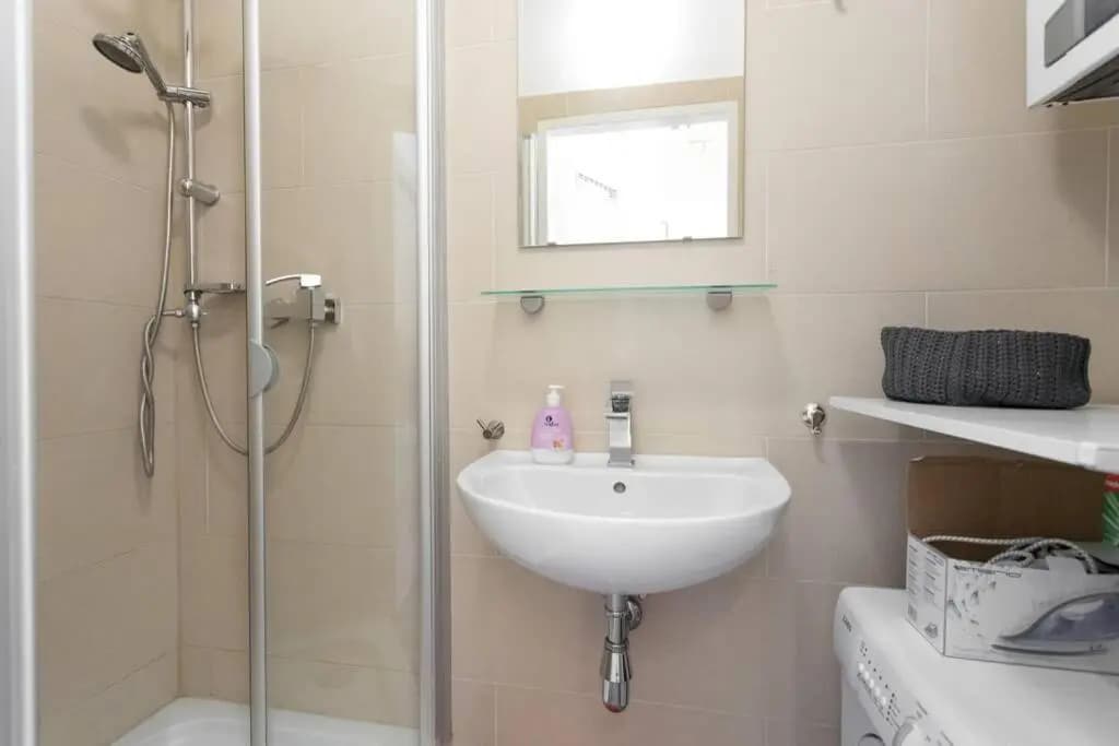 16 C&J's apartment - photo 8