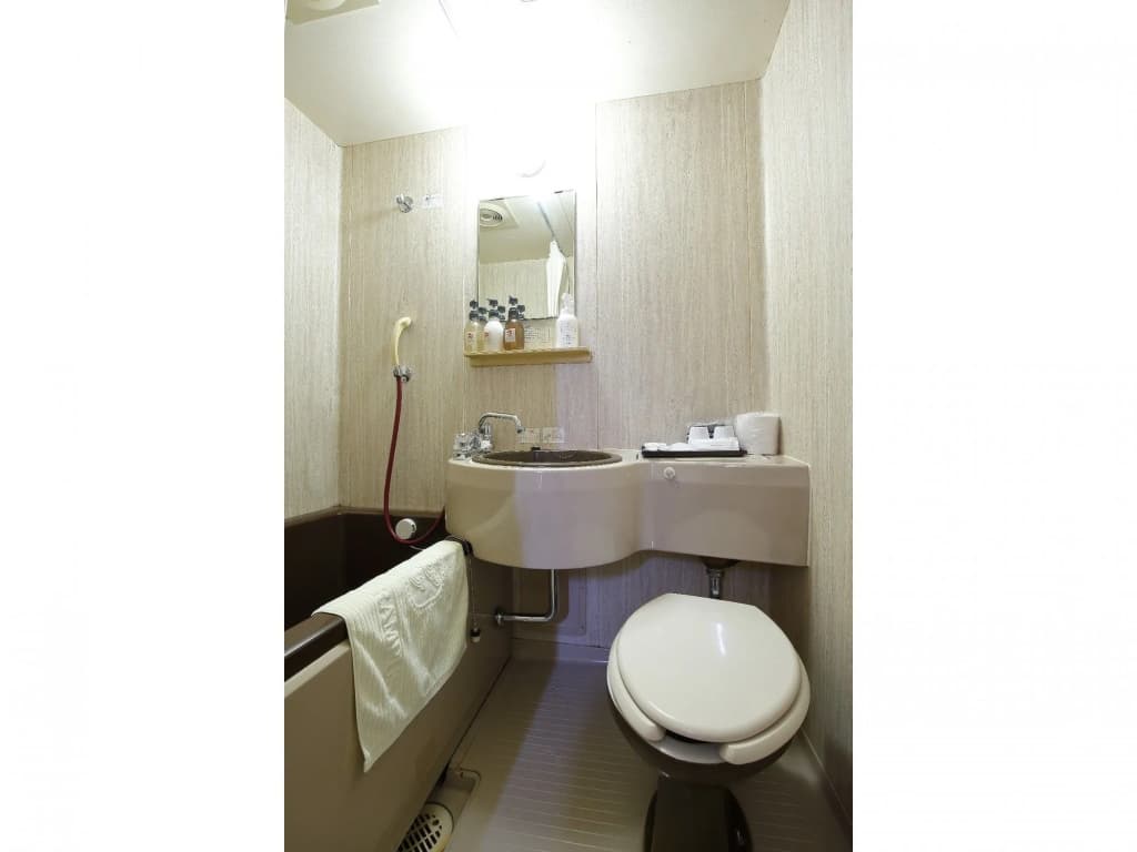 Grampus Inn Osaka Namba - photo 9