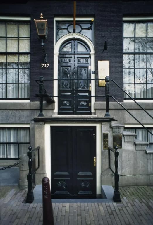 Hotel 717 - photo 1