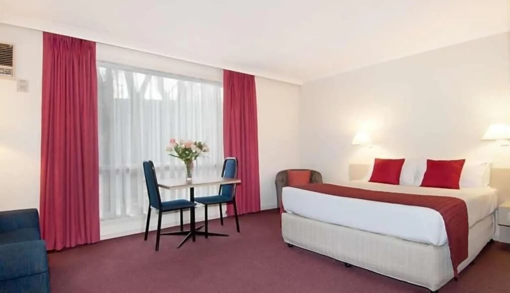 Ringwood Lake Inn - photo 4