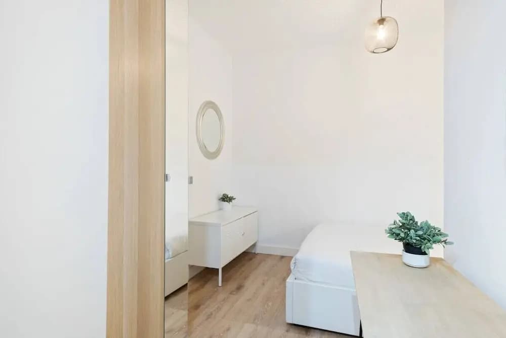 Stunning 2 Bedroom amd Bath Apartment in Eixample - photo 6