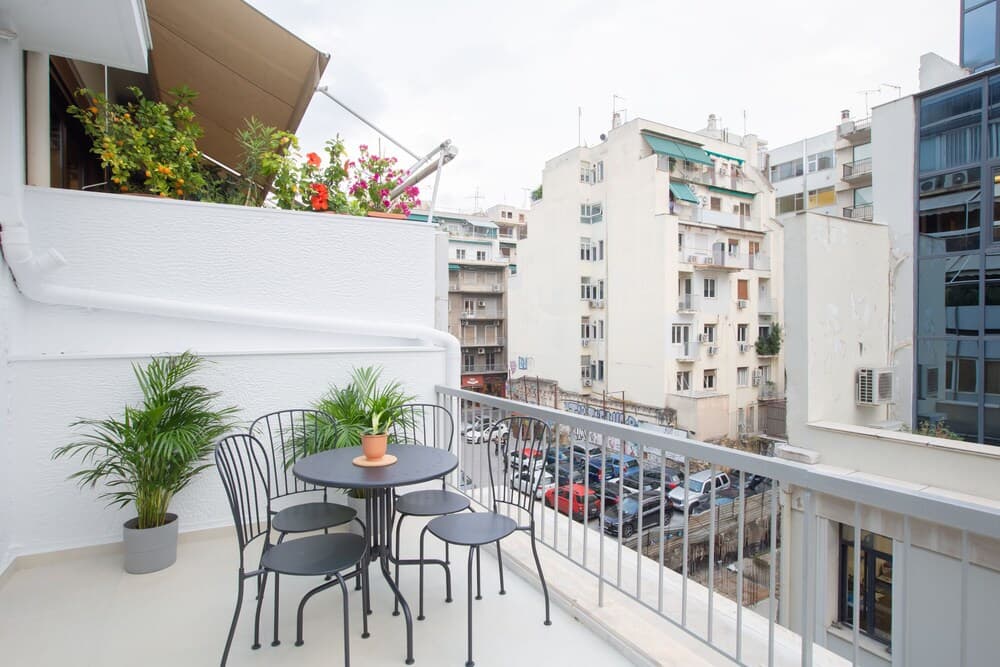 Phaedrus Living: City Luxury Flat Mavromichali - photo 8