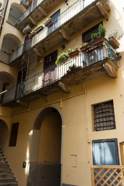 Typical Apartment on River Naviglio / Darsena - photo 23