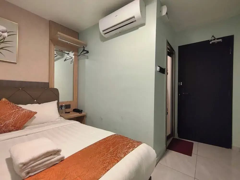 Hotel Mawar Inn - photo 9