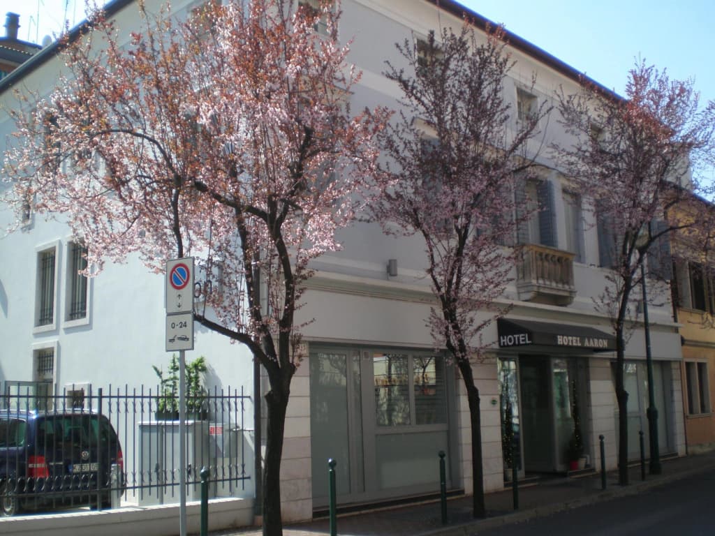 Hotel Aaron - main photo