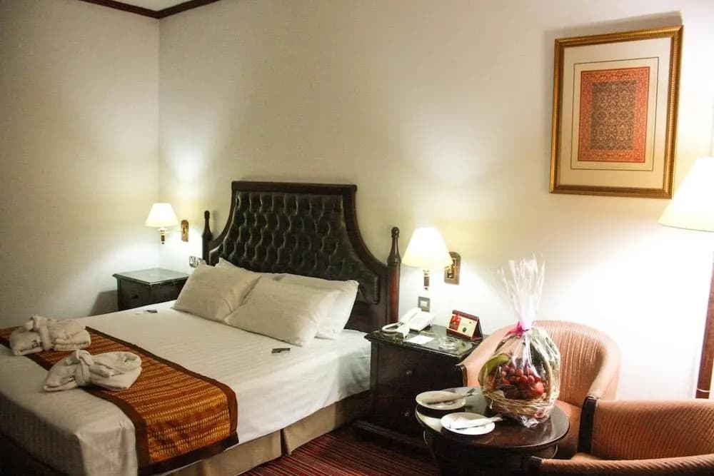 Knight Armour Hotel - photo 6