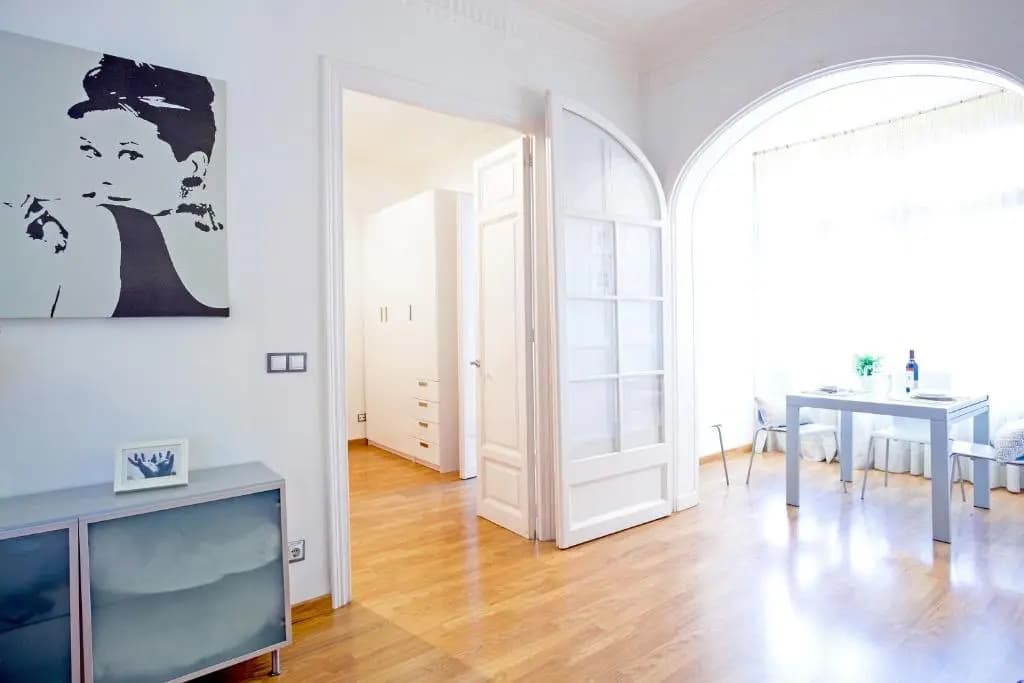Feelathome Center Apartments - photo 2