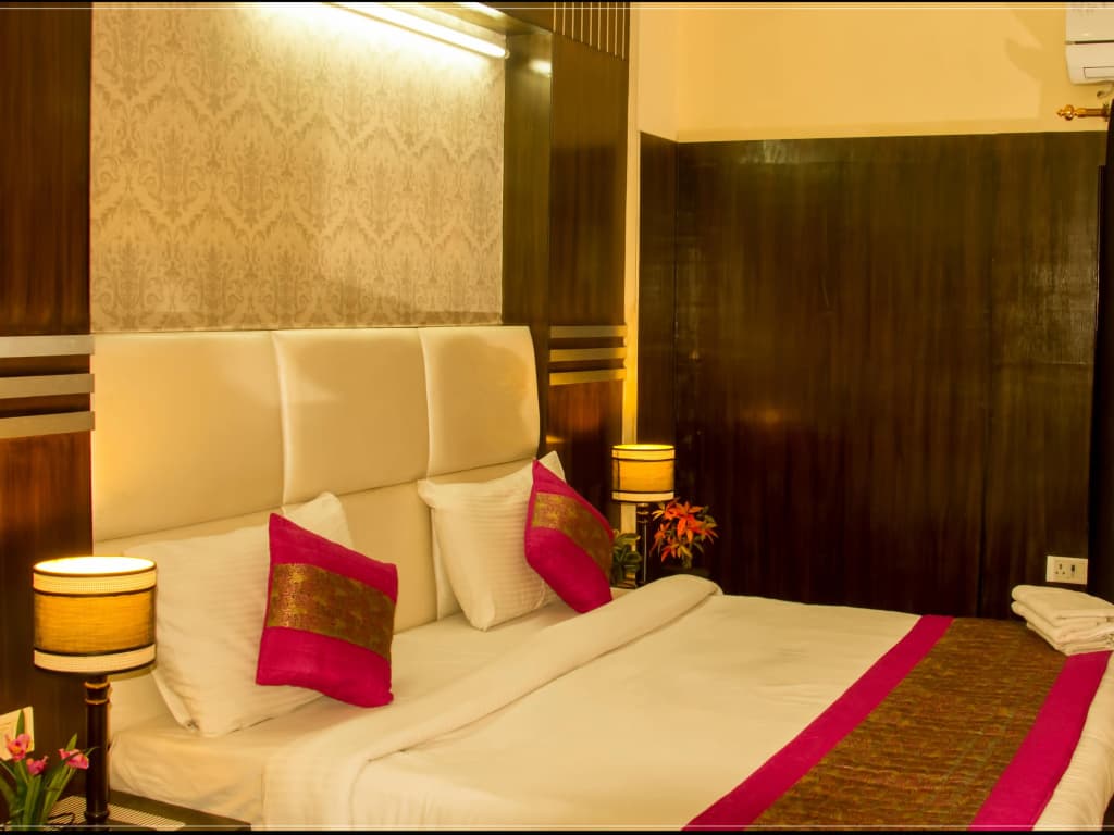 Hotel Radiance - photo 3