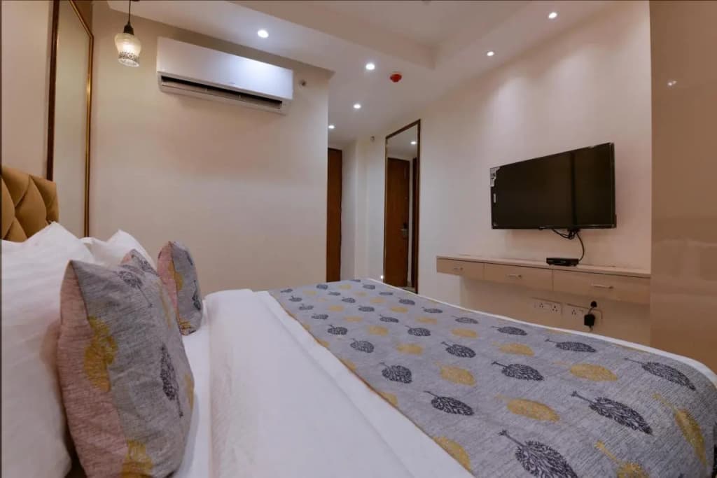 Hotel Leo Saffron - photo 23