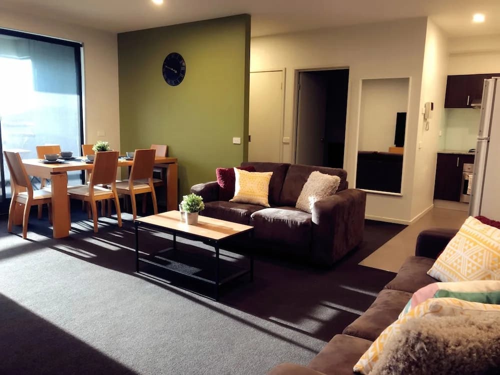 Port Melbourne Beach Front Apartment - photo 5